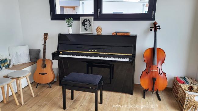Pianos droits d' ETUDE