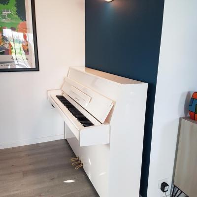 Disponible : Piano neuf YAMAHA B1-BLANC 110cm