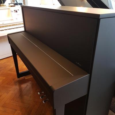 Disponible : Piano neuf SCHIMMEL C121-SUPER-MAT & chrome