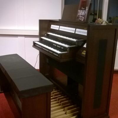 CLASSIC 350 JOHANNUS orgue de salon 3 claviers : Chêne noyer foncé
