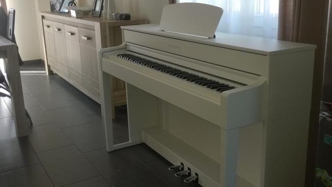 YAMAHA : CLP - CLAVINOVA ( Piano de salon )