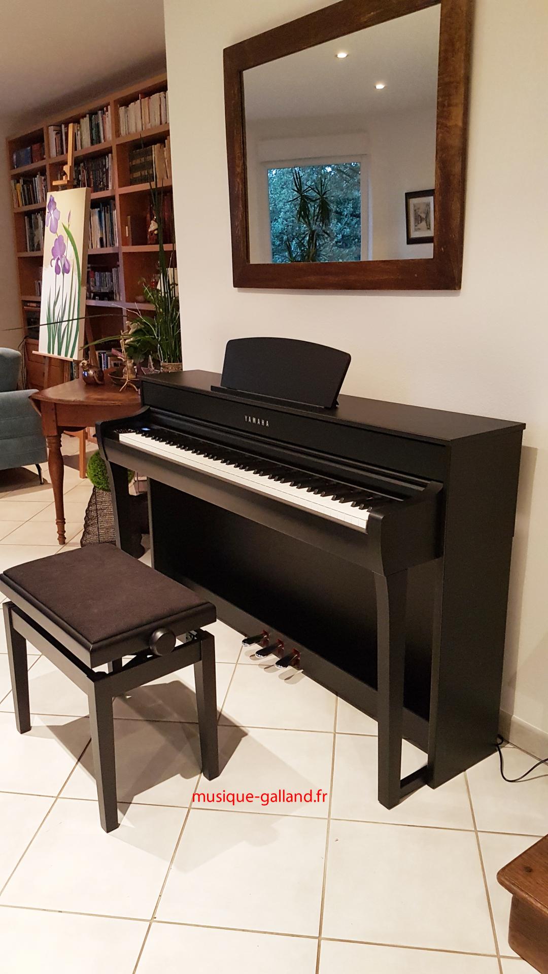 Piano numérique YAMAHA CLP745-B CLAVINOVA finition noir