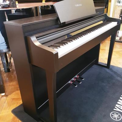 YAMAHA piano arrangeur CSP170 noir blanc ou noir brillant Touches bois
