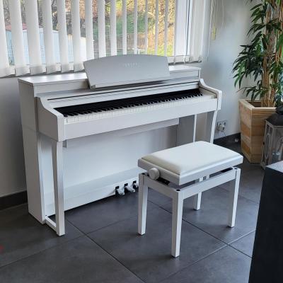 YAMAHA piano arrangeur CSP170 blanc avec Touches bois + Ipad Gratuit