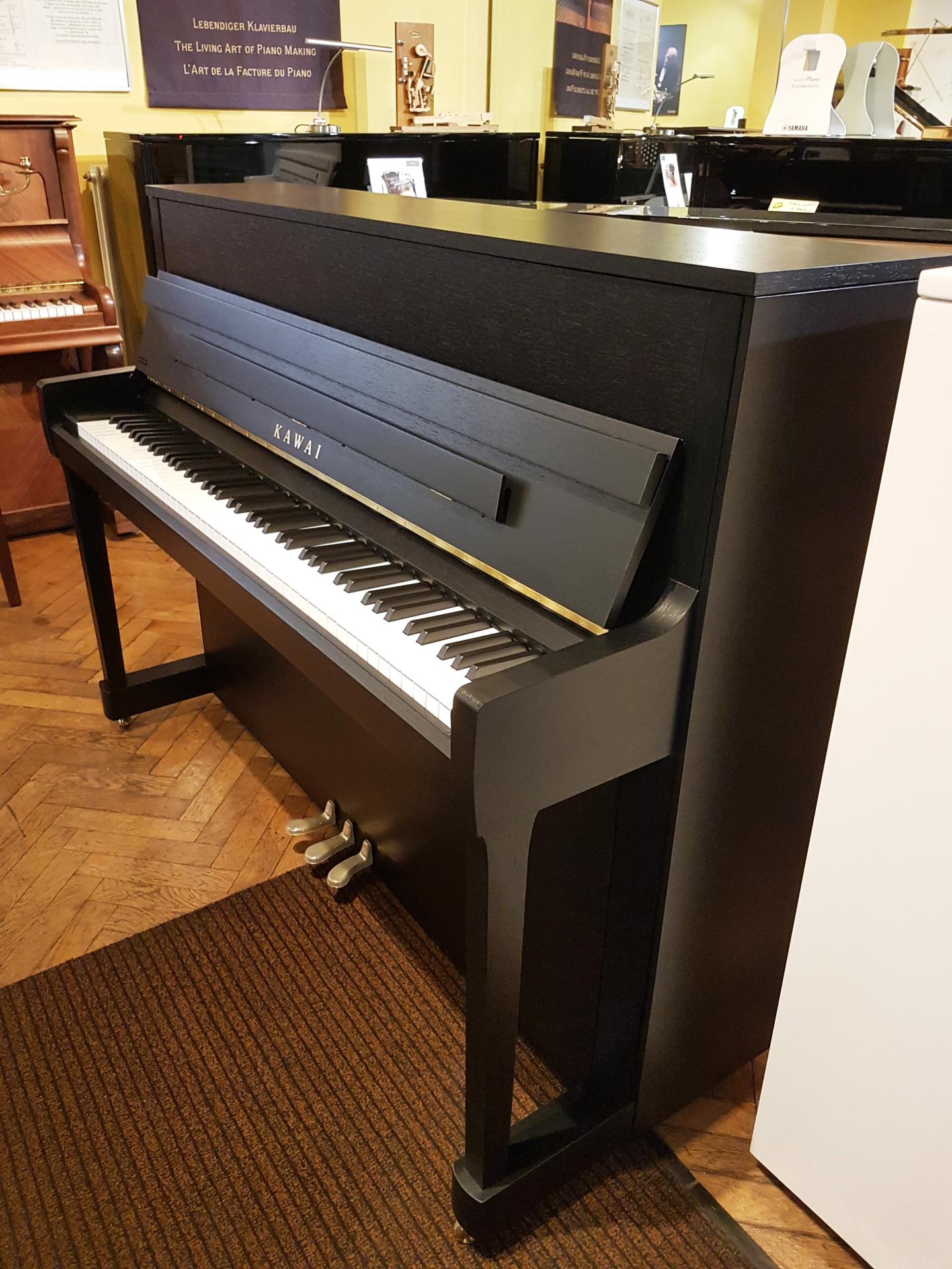 E200 noir satin 4