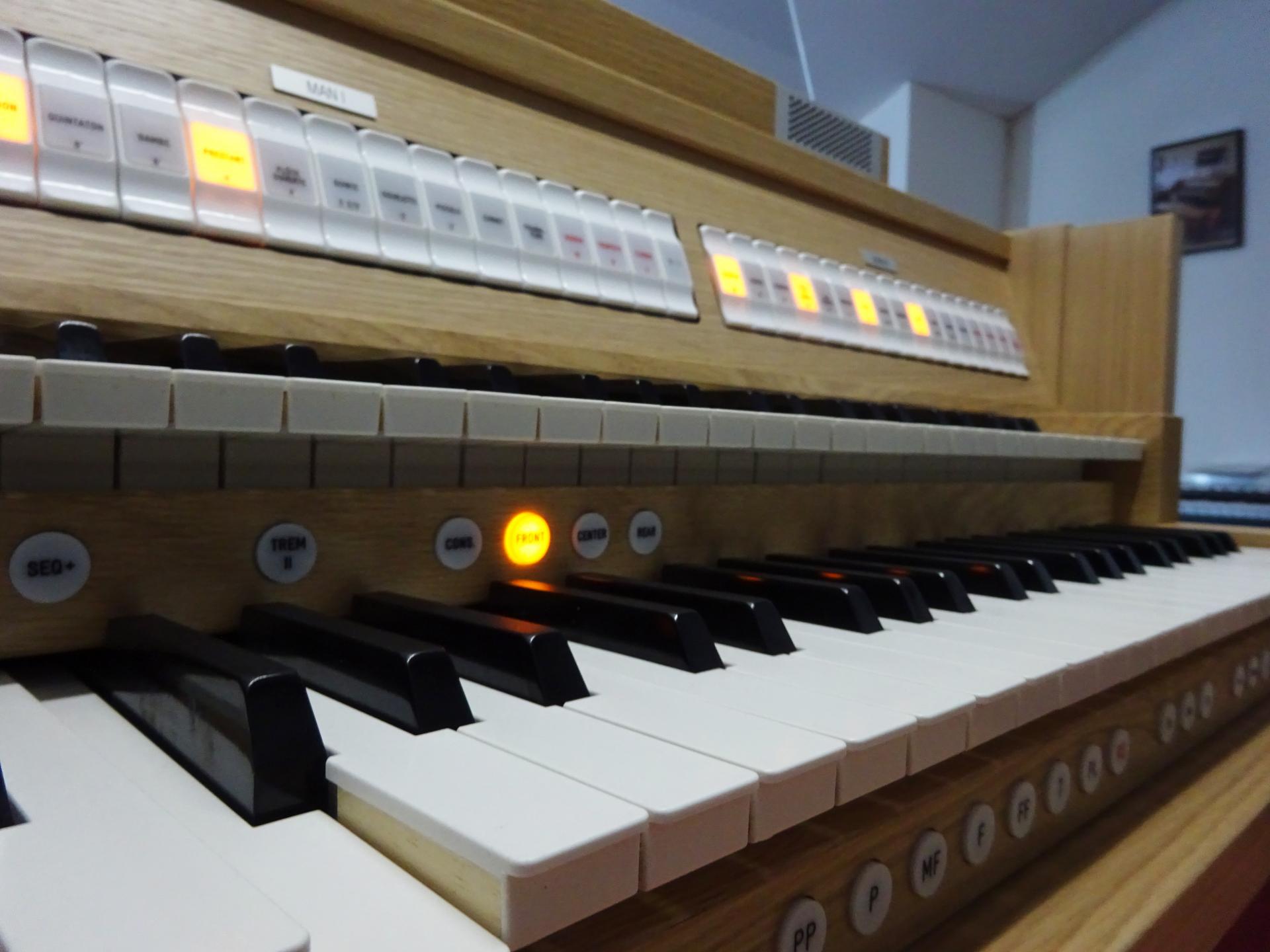 Live 2 t clavier hqt60lw