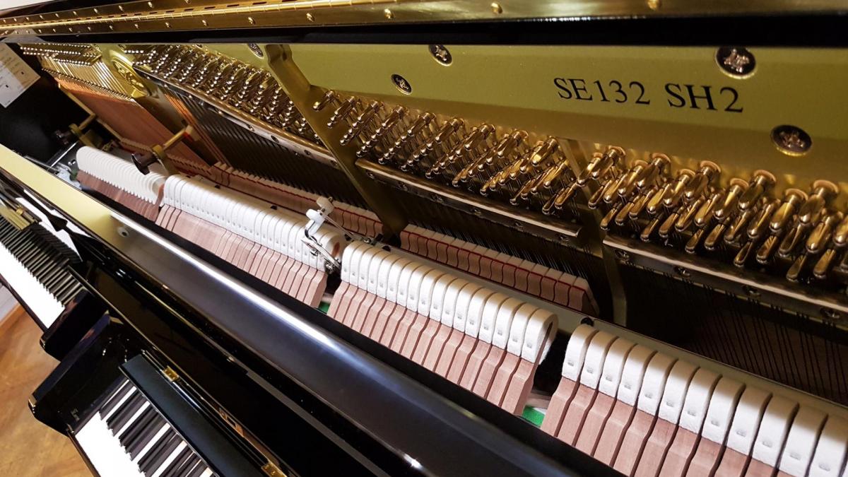 Ce piano numérique fait une belle impression avec sa finition en