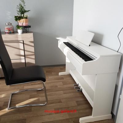 Piano numérique YAMAHA ARIUS YDP-163-WH blanc en occasion au magasin